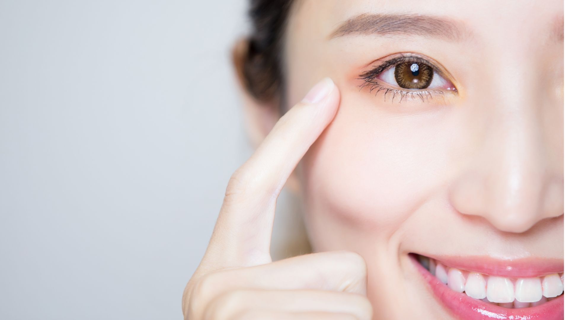 A closeup view of various eye floater remedies, with a serene and soothing atmosphere. In the foreground, natural herbal supplements and vitamins are neatly arranged, hinting at holistic solutions. The middle ground features a pair of eyeglasses, symbolizing the corrective measures for vision health. In the background, a blurred, calming seascape or landscape provides a tranquil backdrop, conveying a sense of well-being and clarity. Soft, diffused lighting illuminates the scene, creating a warm and inviting ambiance that suggests the potential for improved vision and eye comfort. eye floaters 01
